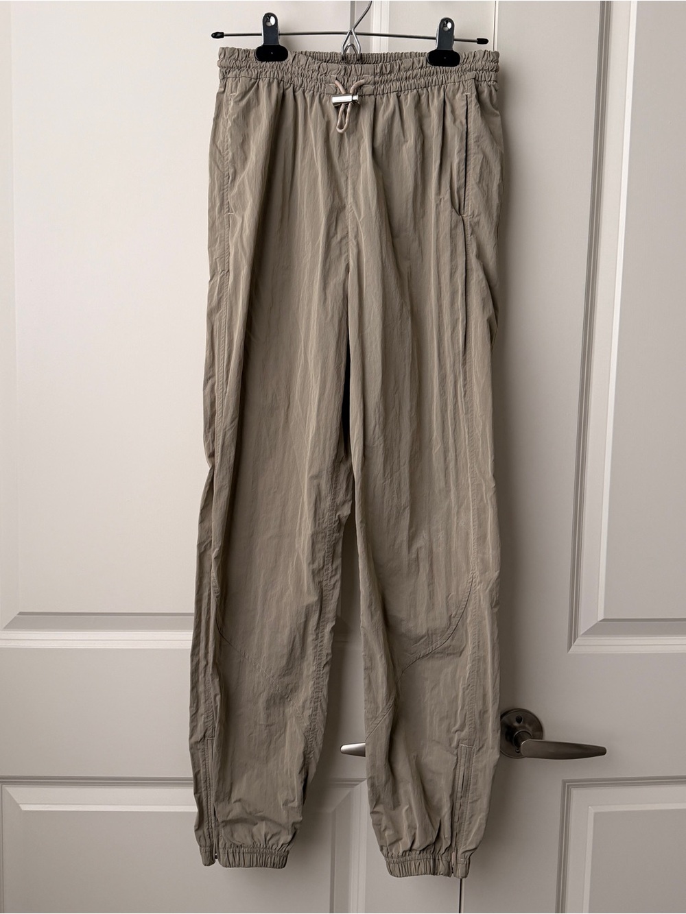 Lululemon Evergreen Track Pant size 4